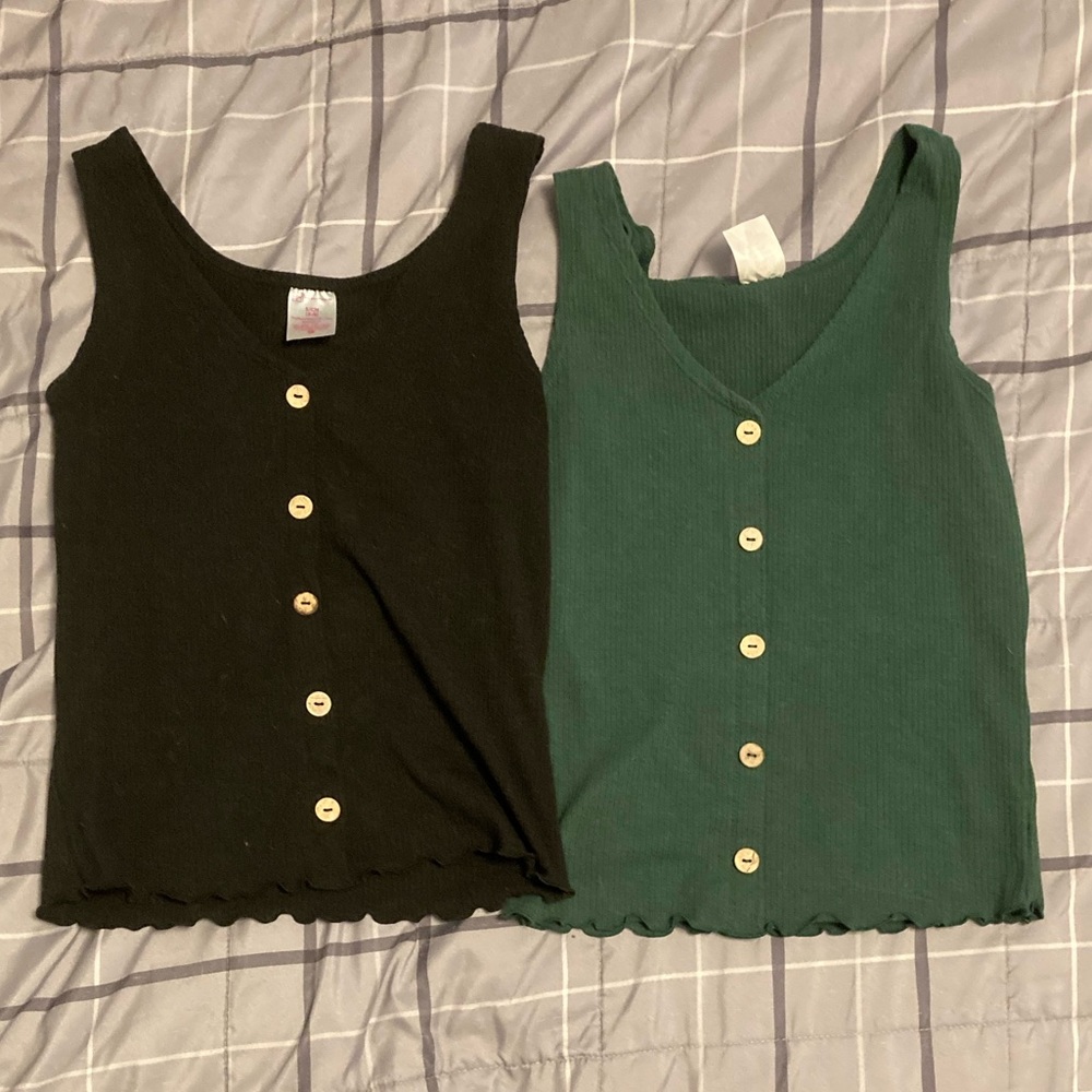 No Boundaries Button Tanks - S